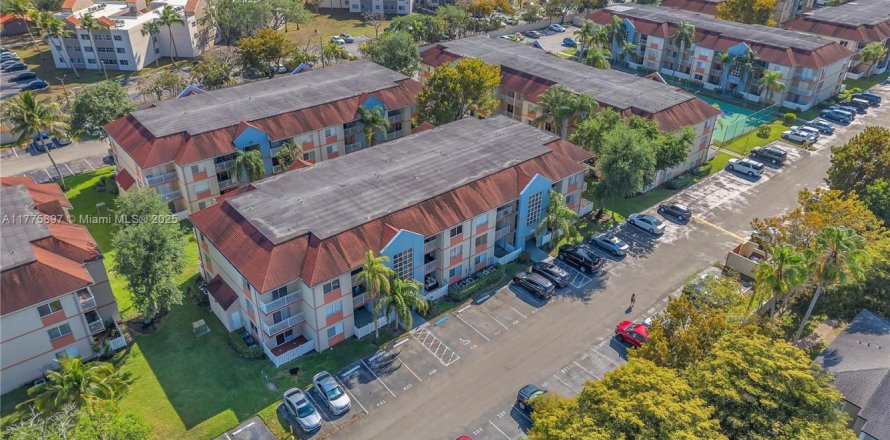 Condo in Hialeah, Florida, 2 bedrooms  № 1713766