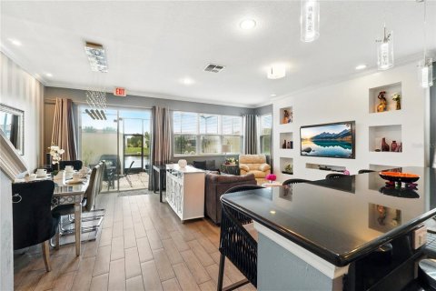 Adosado en venta en Kissimmee, Florida, 4 dormitorios, 165.55 m2 № 2155765 - foto 3
