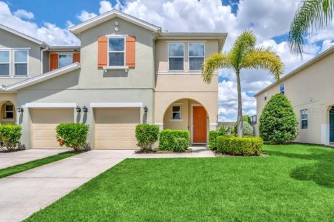 Adosado en Kissimmee, Florida 4 dormitorios, 165.55 m2 № 2155765