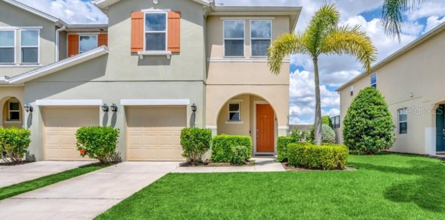 Adosado en Kissimmee, Florida 4 dormitorios, 165.55 m2 № 2155765