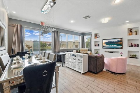 Adosado en venta en Kissimmee, Florida, 4 dormitorios, 165.55 m2 № 2155765 - foto 4