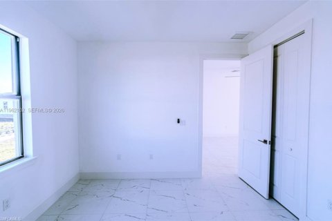 Commercial property in Lehigh Acres, Florida 208.29 sq.m. № 2024817 - photo 7