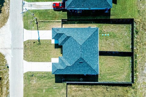 Commercial property in Lehigh Acres, Florida 208.29 sq.m. № 2024817 - photo 2