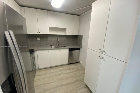 Copropriété à louer à Hallandale Beach, Floride: 2 chambres, 87.79 m2 № 2031614 - photo 6