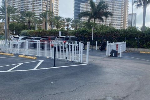 Copropriété à louer à Hallandale Beach, Floride: 2 chambres, 87.79 m2 № 2031614 - photo 21