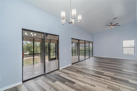 House in Fort Myers, Florida 3 bedrooms, 166.95 sq.m. № 2232644 - photo 5