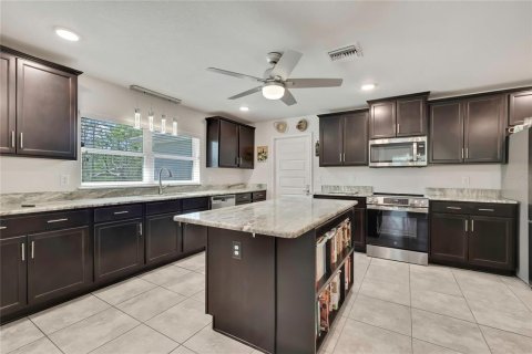 Casa en venta en Homosassa, Florida, 4 dormitorios, 275.27 m2 № 2330970 - foto 15