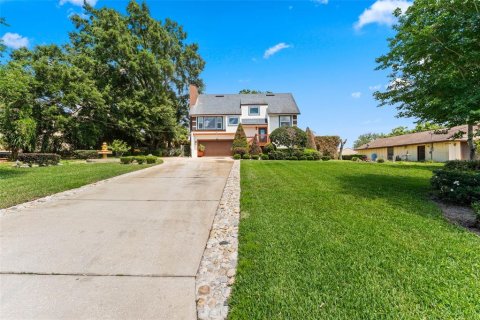 Villa ou maison à Winter Garden, Floride 4 chambres, 251.39 m2 № 2093181
