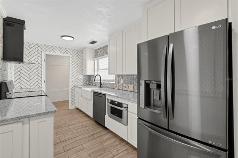 Villa ou maison à vendre à Lakeland, Floride: 5 chambres, 175.03 m2 № 2390911 - photo 5
