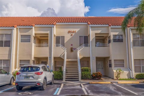 Condominio en venta en Saint Petersburg, Florida, 2 dormitorios, 106.37 m2 № 1723235 - foto 1