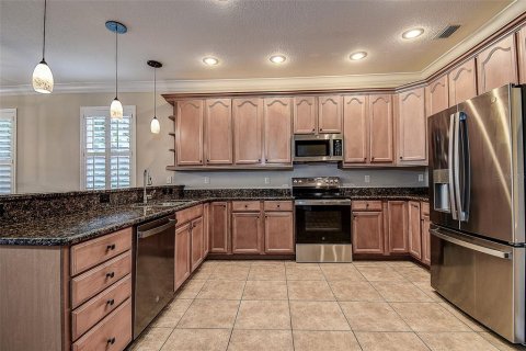 Townhouse in Palm Harbor, Florida 3 bedrooms, 235.79 sq.m. № 2405145 - photo 7