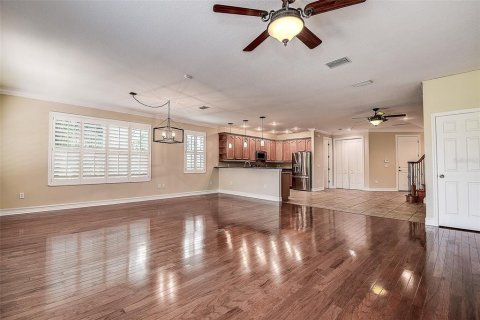 Townhouse in Palm Harbor, Florida 3 bedrooms, 235.79 sq.m. № 2405145 - photo 14