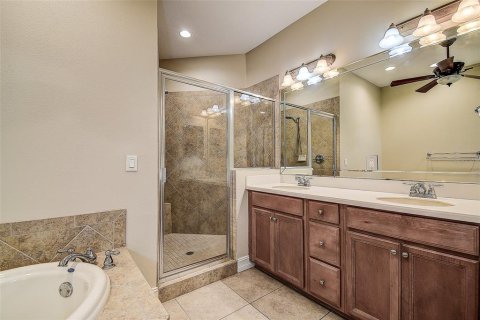 Townhouse in Palm Harbor, Florida 3 bedrooms, 235.79 sq.m. № 2405145 - photo 27
