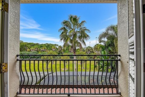 Townhouse in Palm Harbor, Florida 3 bedrooms, 235.79 sq.m. № 2405145 - photo 21