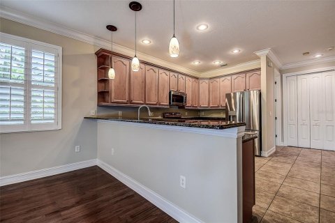 Townhouse in Palm Harbor, Florida 3 bedrooms, 235.79 sq.m. № 2405145 - photo 9