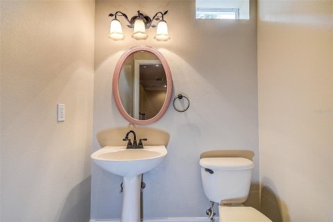 Townhouse in Palm Harbor, Florida 3 bedrooms, 235.79 sq.m. № 2405145 - photo 16