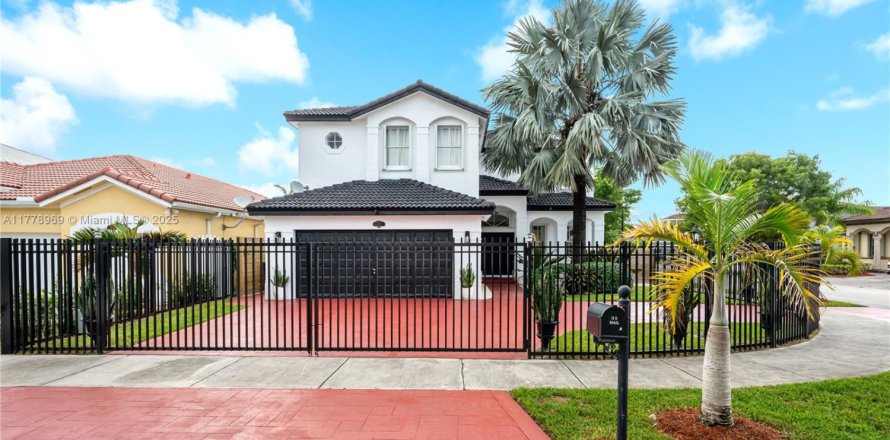 Casa en Miami, Florida 4 dormitorios, 282.7 m2 № 1731823