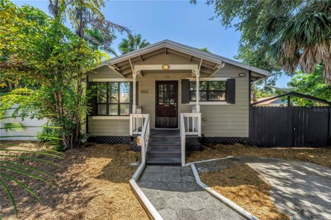 House in Saint Petersburg, Florida 2 bedrooms, 66.89 sq.m. № 1853077 - photo 1
