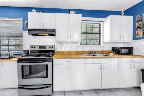 House in Saint Petersburg, Florida 2 bedrooms, 66.89 sq.m. № 1853077 - photo 7