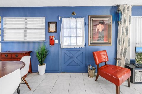 House in Saint Petersburg, Florida 2 bedrooms, 66.89 sq.m. № 1853077 - photo 4