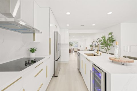 Купить виллу или дом в Тампа, Флорида 3 комнаты, 215.72м2, № 1907599 - фото 12