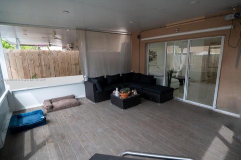 Touwnhouse à vendre à Miami, Floride: 3 chambres, 117.99 m2 № 1948685 - photo 29