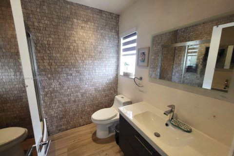 Touwnhouse à vendre à Miami, Floride: 3 chambres, 117.99 m2 № 1948685 - photo 18