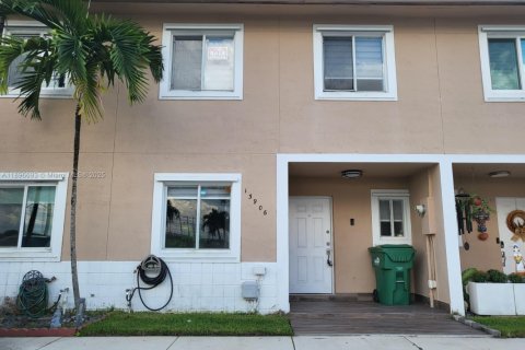 Touwnhouse à vendre à Miami, Floride: 3 chambres, 117.99 m2 № 1948685 - photo 28