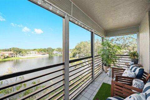 Condo in Pembroke Pines, Florida, 2 bedrooms  № 1950508 - photo 13