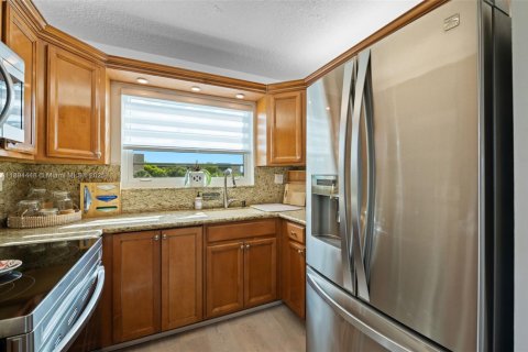 Condo in Pembroke Pines, Florida, 2 bedrooms  № 1950508 - photo 6