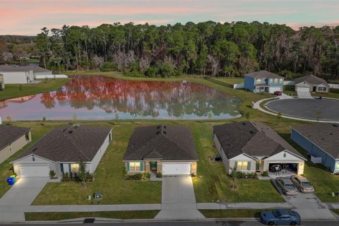 Casa en venta en Tavares, Florida, 3 dormitorios, 171.5 m2 № 966931 - foto 2