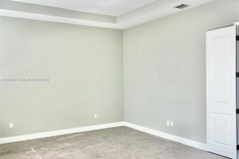 Снять в аренду виллу или дом в Уэстлейк, Флорида 5 спален, 309.36м2, № 1963224 - фото 19