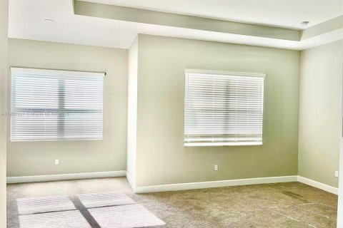 Снять в аренду виллу или дом в Уэстлейк, Флорида 5 спален, 309.36м2, № 1963224 - фото 17