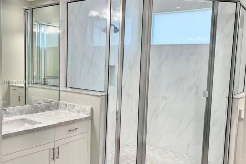 Снять в аренду виллу или дом в Уэстлейк, Флорида 5 спален, 309.36м2, № 1963224 - фото 21