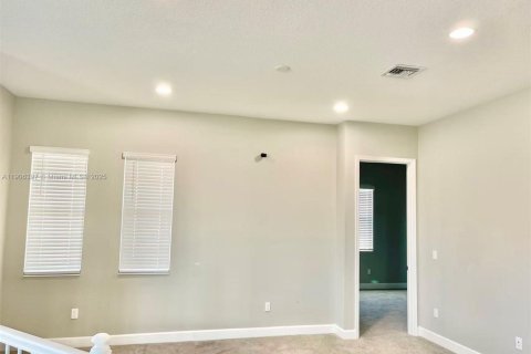 Снять в аренду виллу или дом в Уэстлейк, Флорида 5 спален, 309.36м2, № 1963224 - фото 9