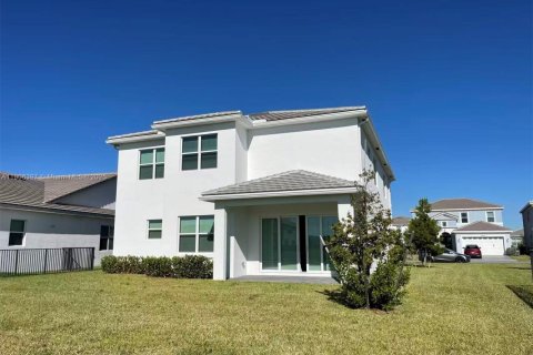 Снять в аренду виллу или дом в Уэстлейк, Флорида 5 спален, 309.36м2, № 1963224 - фото 22