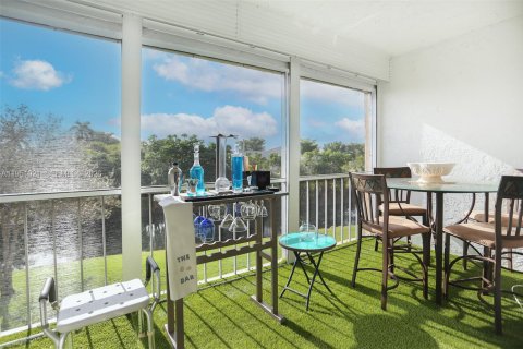 Condominio en Margate, Florida, 2 dormitorios  № 2006056