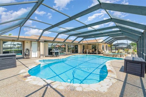 House in Port Charlotte, Florida 3 bedrooms, 251.95 sq.m. № 1652571 - photo 28