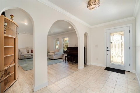 House in Port Charlotte, Florida 3 bedrooms, 251.95 sq.m. № 1652571 - photo 6