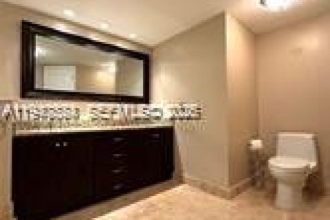 Condo in Fort Lauderdale, Florida, 2 bedrooms  № 2003929 - photo 14