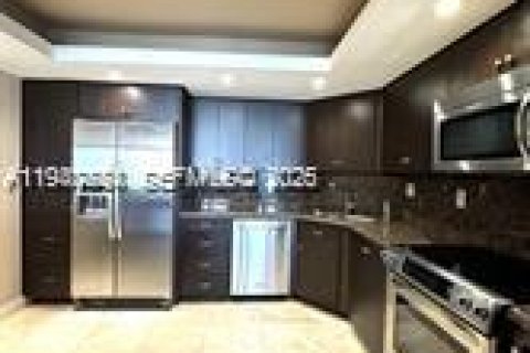 Condo in Fort Lauderdale, Florida, 2 bedrooms  № 2003929 - photo 12