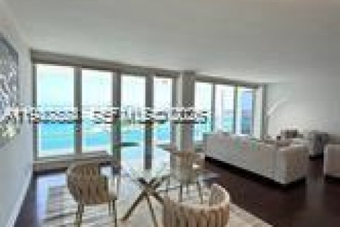 Condo in Fort Lauderdale, Florida, 2 bedrooms  № 2003929 - photo 7