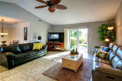 House in Venice, Florida 3 bedrooms, 215.35 sq.m. № 1618758 - photo 12
