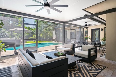 House in North Miami, Florida 4 bedrooms, 269.97 sq.m. № 1890679 - photo 27