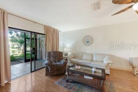 Condo in Sarasota, Florida, 2 bedrooms  № 2429531 - photo 23