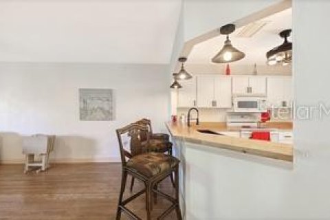 Condo in Sarasota, Florida, 2 bedrooms  № 2429531 - photo 21