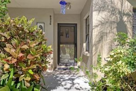 Condo in Sarasota, Florida, 2 bedrooms № 2429531