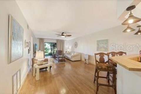 Condo in Sarasota, Florida, 2 bedrooms  № 2429531 - photo 19