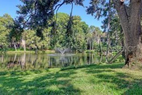 Condo in Sarasota, Florida, 2 bedrooms  № 2429531 - photo 2