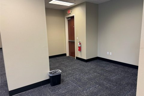 Immobilier commercial à louer à Orlando, Floride: 4374.67 m2 № 1626008 - photo 16